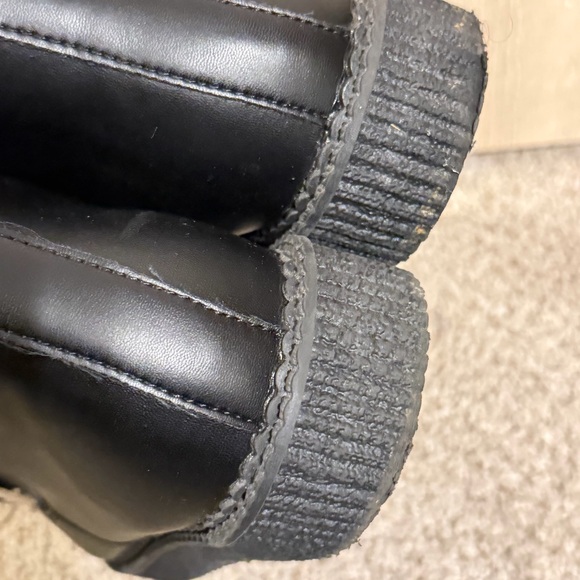 Black TUKskin 3-Buckle Pointed Creeper Boot - Picture 8 of 10